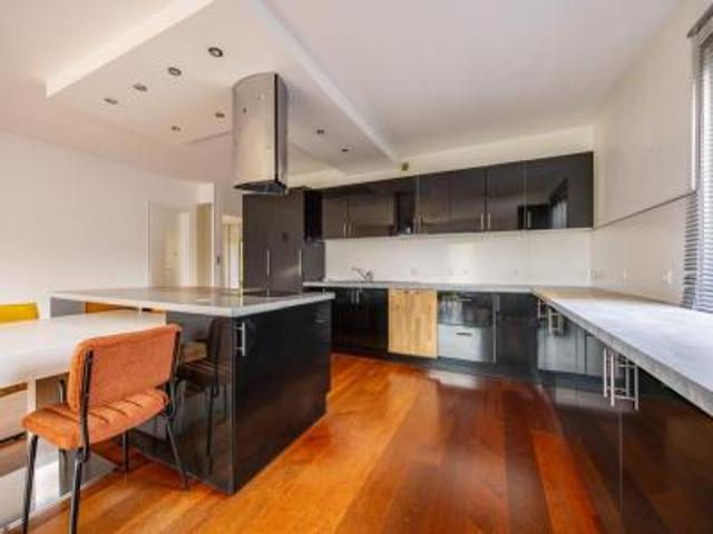 location maison reze 8 pièces 212 m2 loire atlantique 44400 2880 € / mois