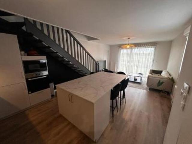 location maison tourcoing 4 pièces 81 m2 nord 59200 1350 € / mois