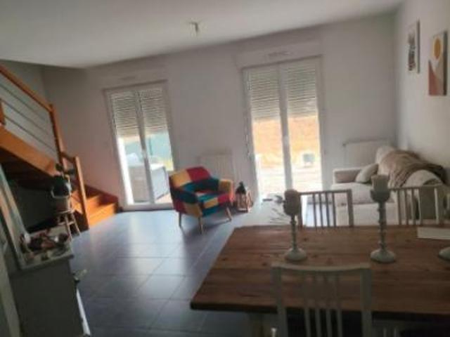 location maison tresses 4 pièces 90 m2 gironde 33370 1340 € / mois