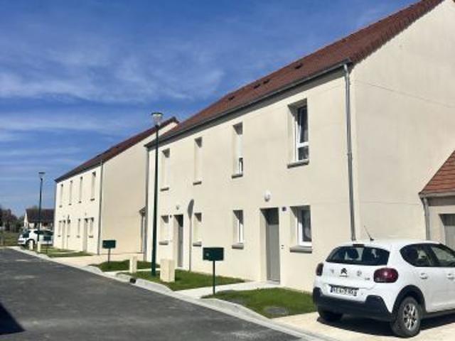 Location / Maison Type 4 à THIMORY