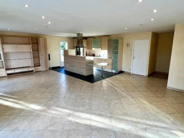Location maison villa 4 pièces 112 m² à Hurigny 71870 5 1 340 €