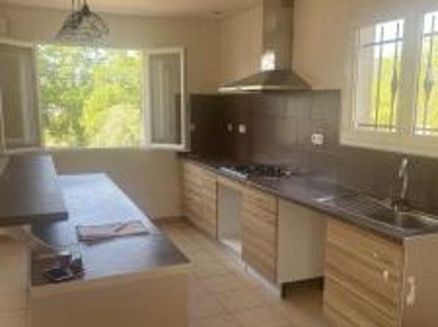 location maison village 6 pièces 105 m2 gard 30960 880 €
