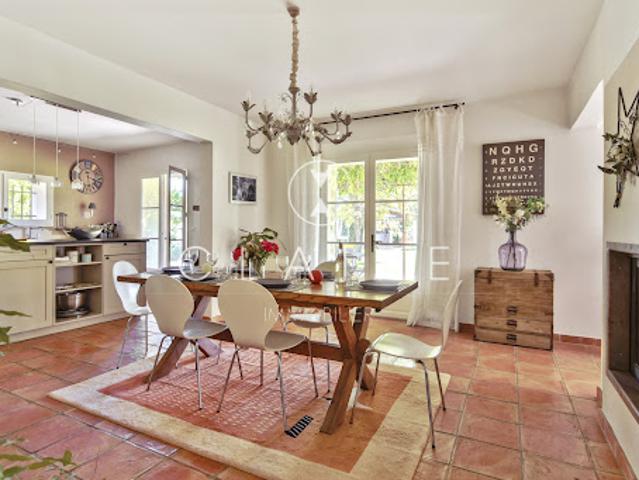 Location Maison 7 pièces 250 m2 Aix en Provence