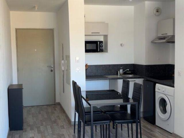 LOCATION MEUBLE T2 + PARKING