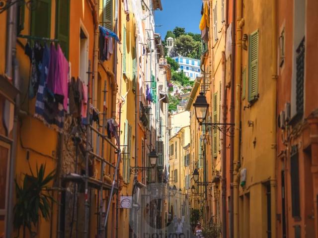 Location Meublée Menton vieille ville 2 pièces République Immobilier Beausoleil