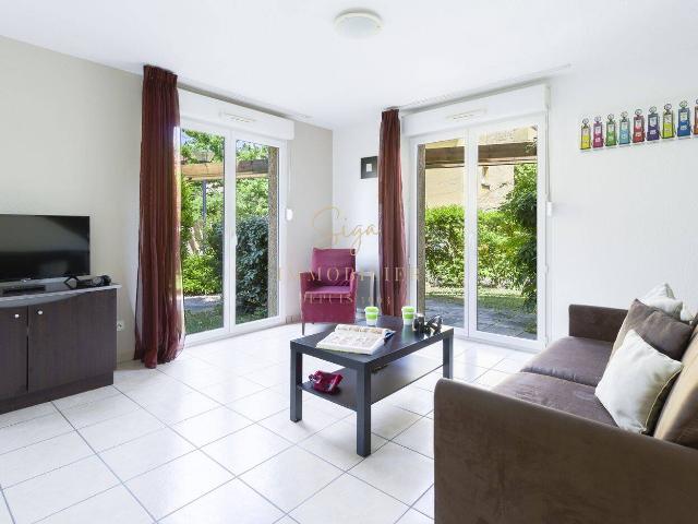 Location meublée avec terrasse Appartement T3 Duplex 60 m² p