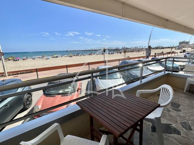 LOCATION MEUBLÉE À L’ANNÉE – PALAVAS LES FLOTS – MAGNIFIQUE T3 VUE MER AVEC CLIMATISATION ET PARKING PRIVATIF