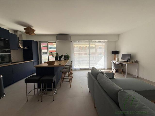 Location meublée à l'année: Deux pièces Rue Auguste Gal