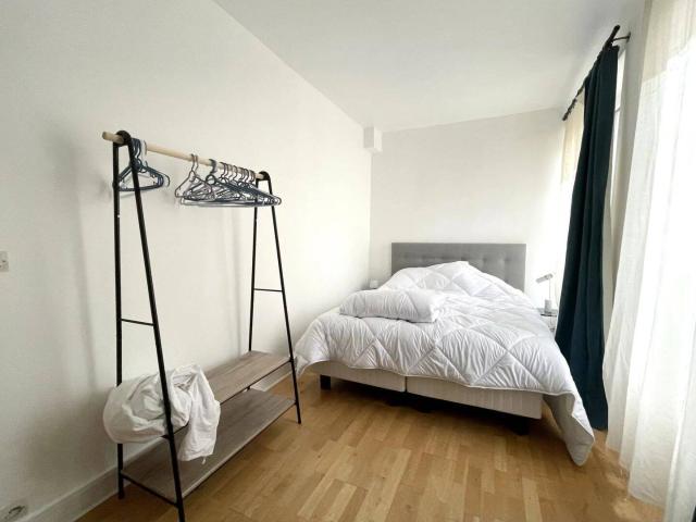 Location Meublée Appartement Paris 19ème Combat 2 040 €/mo