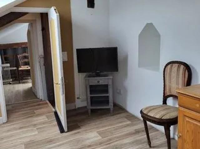 Location meublée appartement très centre historique de Cahors vue imprenable sur lot et cathédrale bien situé dans quartier historique