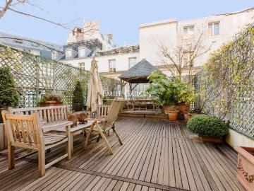 Location meublée APPARTEMENT 260m² 4 chambres Avenue Montaigne Terrasse