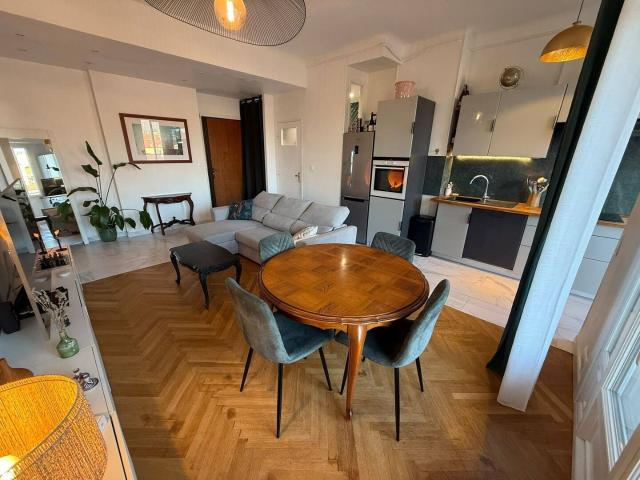 Location meublée balcon avec superbe vue 2 chambres 56M² avec Garage 1,5 places