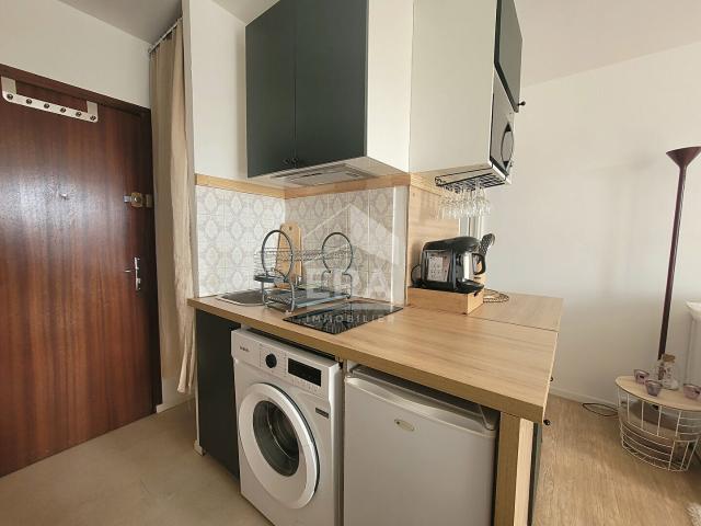 LOCATION MEUBLEE PAU CENTRE: T1 meublé de 17 m² avec balcon et parking