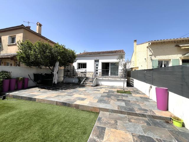 LOCATION MEUBLEE TYPE 3 MAISON AVEC PISCINE et JARDIN 13011 Marseille | Home Invest