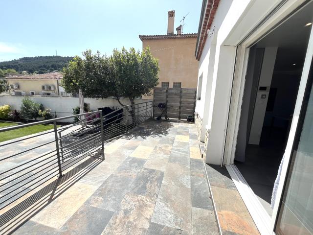 LOCATION MEUBLEE TYPE 3 MAISON AVEC PISCINE et JARDIN 13011 Marseille | Home Invest