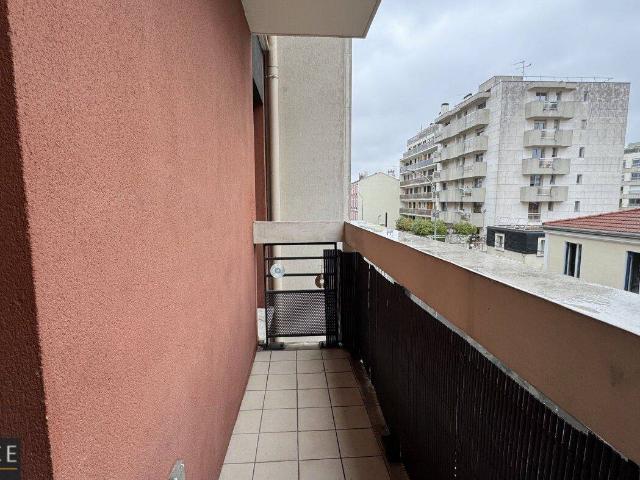 Location Meublée 2 Pièces Balcon Parking Métro ligne 4