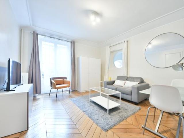 Location meublée 2 pièces centre de Paris: salon + 1 chambre Awesome flat in the heart of Paris