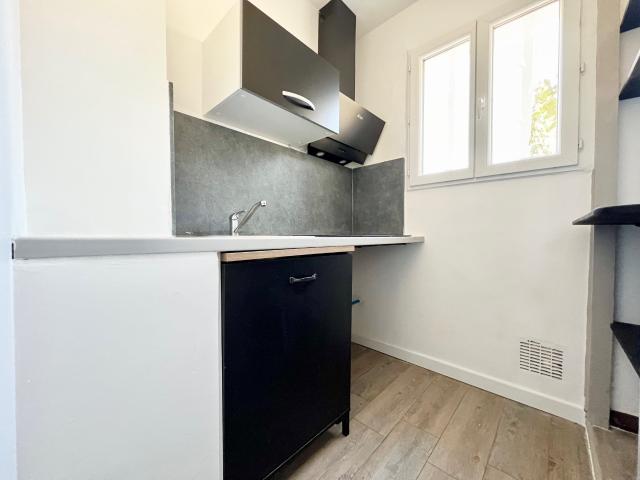 Location NIMES / CROIX DE FER MAISON R+1 TYPE 1 BIS avec JARDINET | Tourdiat Immobilier