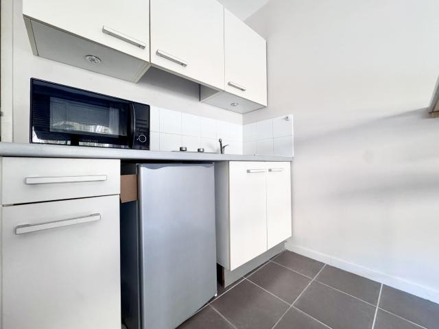 Location NIMES / DAUDET STUDIO MEUBLE A Nîmes | Tourdiat Immobilier