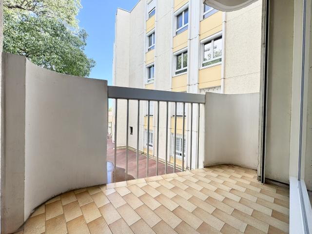 Location NIMES POMPIDOU / KENNEDY STUDIO AVEC BALCON PARKING ET CAVE | Tourdiat Immobilier