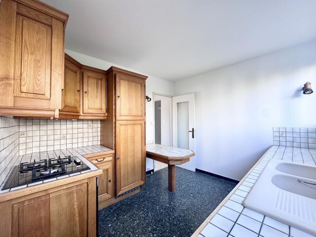 Location NIMES / PUECH DU TEIL T3 AVEC CLIMATISATION, LOGGIA, BALCON, DOUBLE GARAGE ET CAVE | Tourdiat Immobilier
