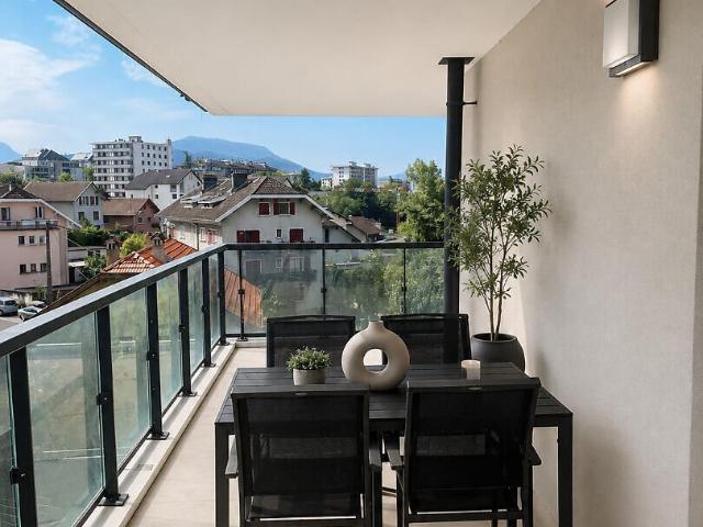LOCATION NON MEUBLEE Annecy Appartement T3 avec garage