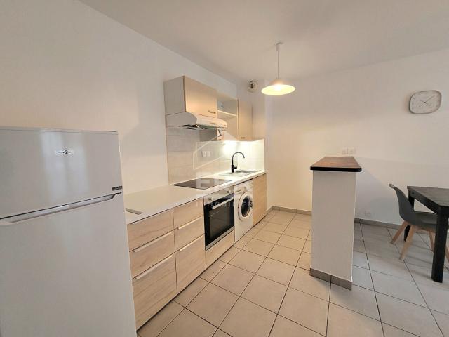 LOCATION ou COLOCATION MEUBLEE PAU: Appartement T3 de 55 m² avec parking et balcon