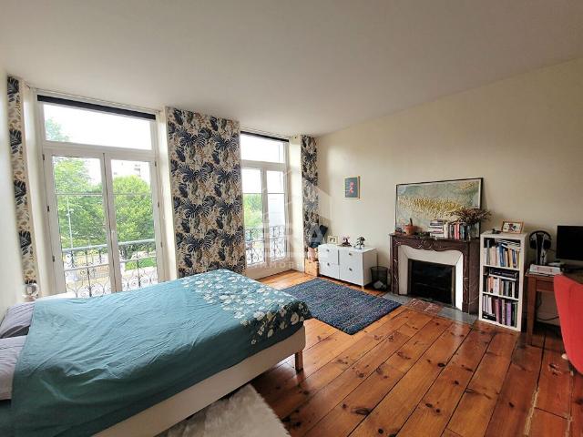 LOCATION PAU Appartement T3 de 90 m² dans une résidence calme