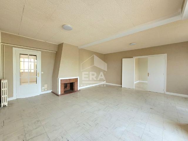 LOCATION PAU: Appartement T4 de 133M² avec parking et balcon