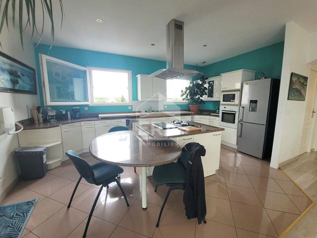 LOCATION PAU UNIVERSITE: Appartement T5 de 166 m² avec terras