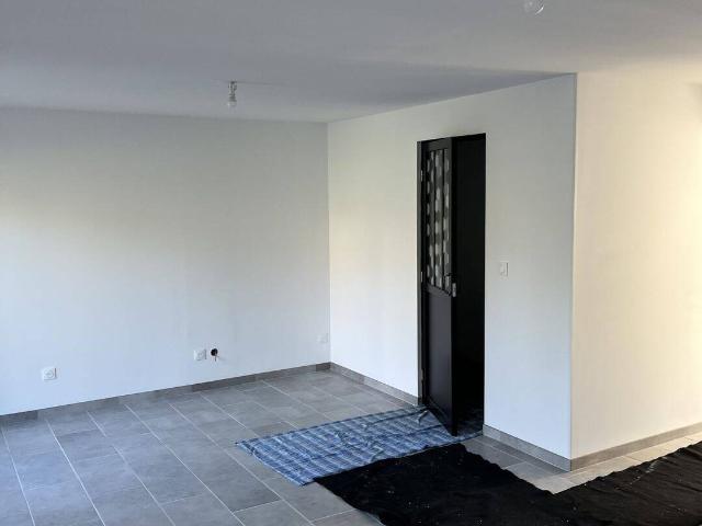 LOCATION / PAVILLON