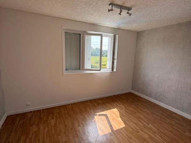 Location Propriété 5 pièces 83 m2 Mons en Laonnois