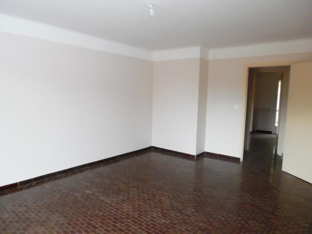 Location REF 00011 APPARTEMENT F3 VIDE DANS RESIDENCE DE STANDING | Clémenceau Gestion Immobilière