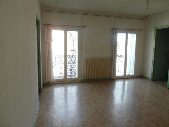 Location REF 15 3 APPARTEMENT DE TYPE F2 EN CENTRE VILLE | Clémenceau Gestion Immobilière