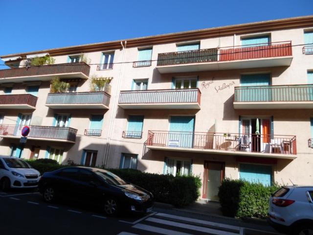 Location REF VALLESPIR APPARTEMENT F2 CENTRE VILLE AMELIE LES BAINS PROCHE DES COMMODITES | Clémenceau Gestion Immobilière