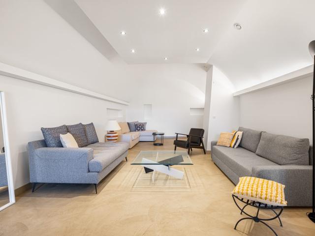 Location Rez de jardin haut de gamme au coeur d'un parc arboré à Caluire et Cuire 89 m2 Espaces Atypiques LYON