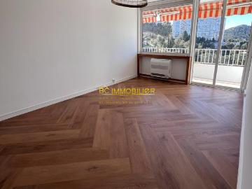 Location ROUVIERE 9EME: TYPE 4 ENTIEREMENT REFAIT A NEUF + BALCON