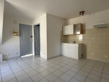 Location SAINT ETIENNE DE FONTBELLON T2 28,23 m² RDC | Agence Delas