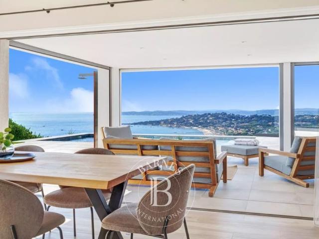 LOCATION SAISONNIÈRE GOLFE DE SAINT TROPEZ/SAINTE MAXIME 4 CHAMBRES VUE MER PANORAMIQUE