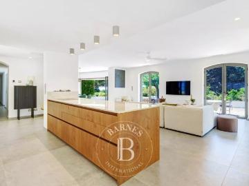 LOCATION SAISONNIÈRE SAINTE MAXIME LA NARTELLE VILLA 7 CHAMBRES