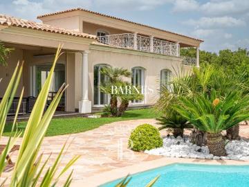 LOCATION SAISONNIÈRE SAINTE MAXIME VILLA VUE MER 6 CHAMBRES PISCINES