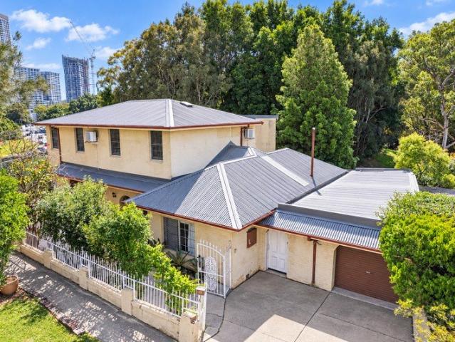 Location, Space & Opportunity 500m to Rhodes Station