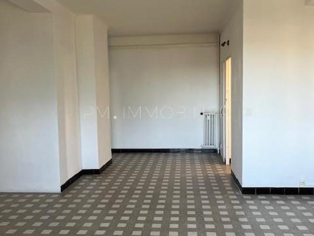 Location Spacieux T4 Square michelet