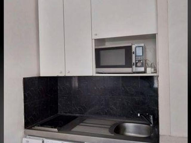 Location Studio 14m2 Paris 20eme