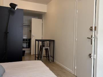 Location Studio 19m2 meublé rénové – Lille Fives 600€/m CC | Grech Immobilier