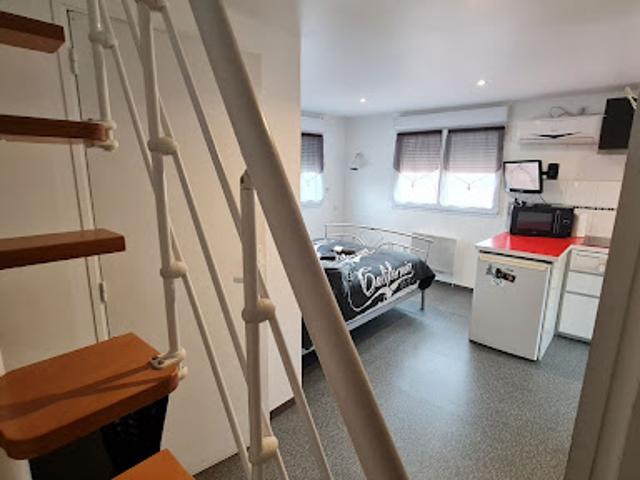 Location Studio 1 pièce 50 m2 Roques
