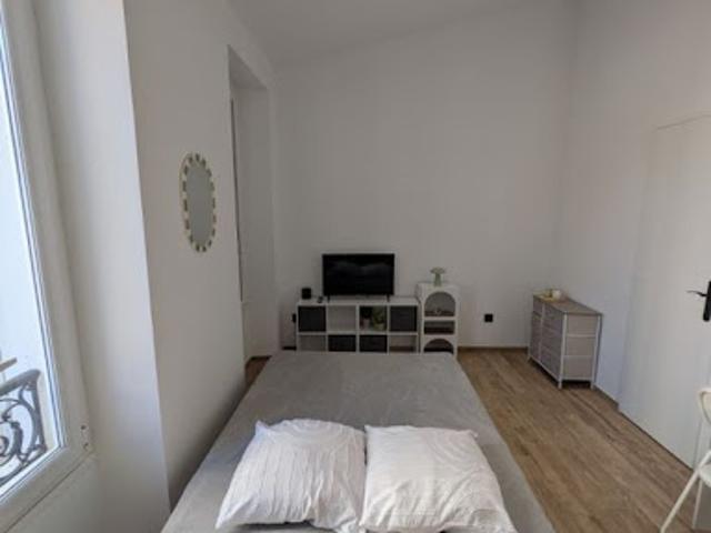 Location Studio 1 pièce 20 m2 Marseille 1er