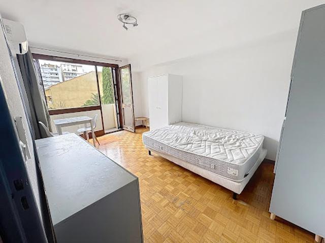 Location Studio 1 pièce 27.37 m2 Marseille 8ème