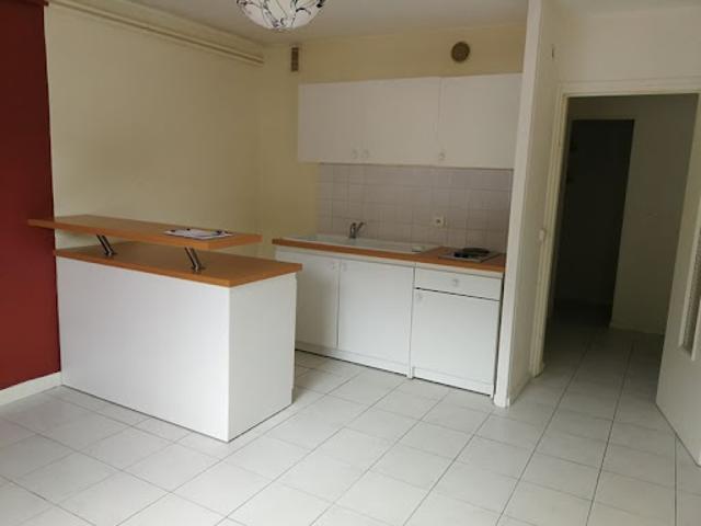 Location Studio 1 pièce 26 m2 Bruyeres le chatel