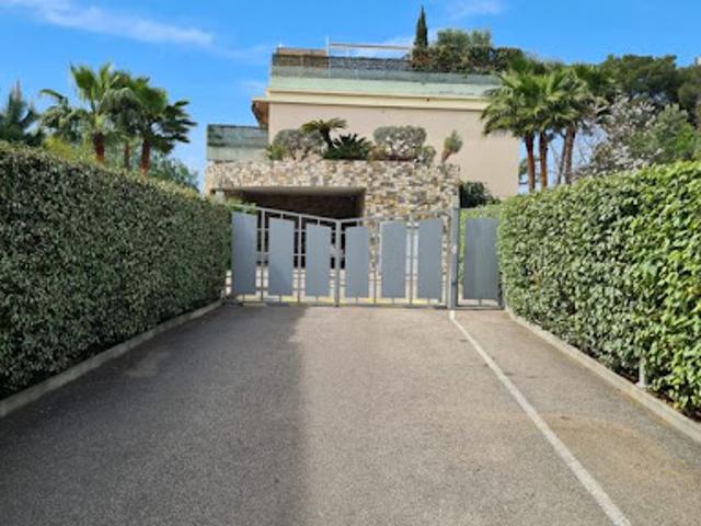 Location Studio 1 pièce 30 m2 Antibes